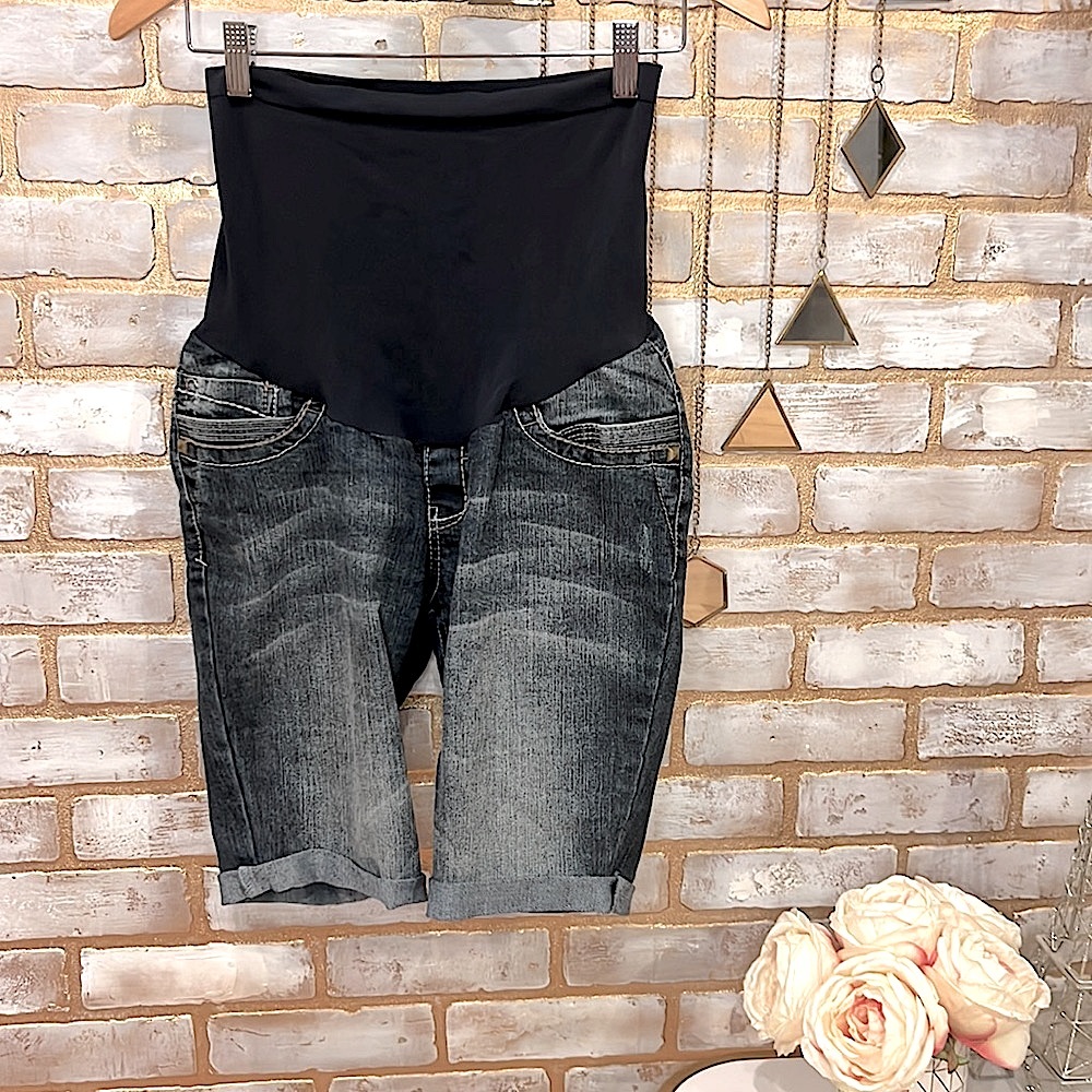 Wall Flower Dark Wash Denim Maternity Bermuda Shorts, Women’s Size Small. - Picture 2 of 7